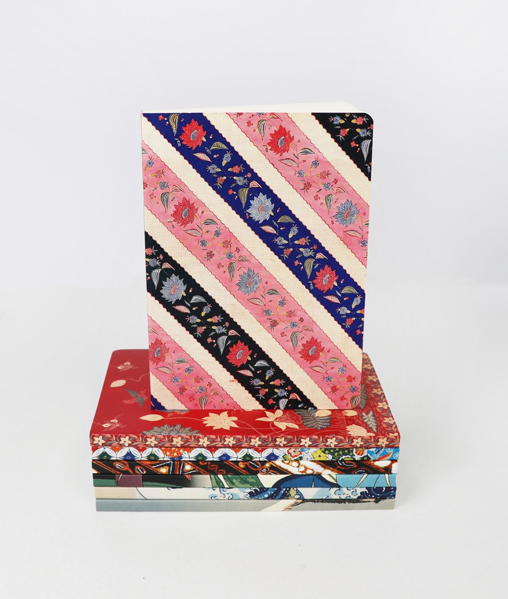Journal Sarong Dlorong Buketan (Peonies), Lined Paperback