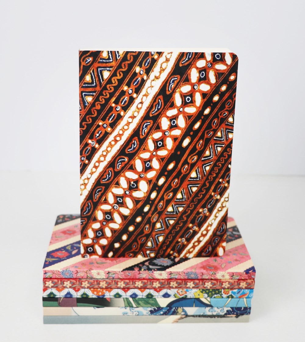 Journal Batik Udan Liris (Drizzling Rain), Lined Paperback