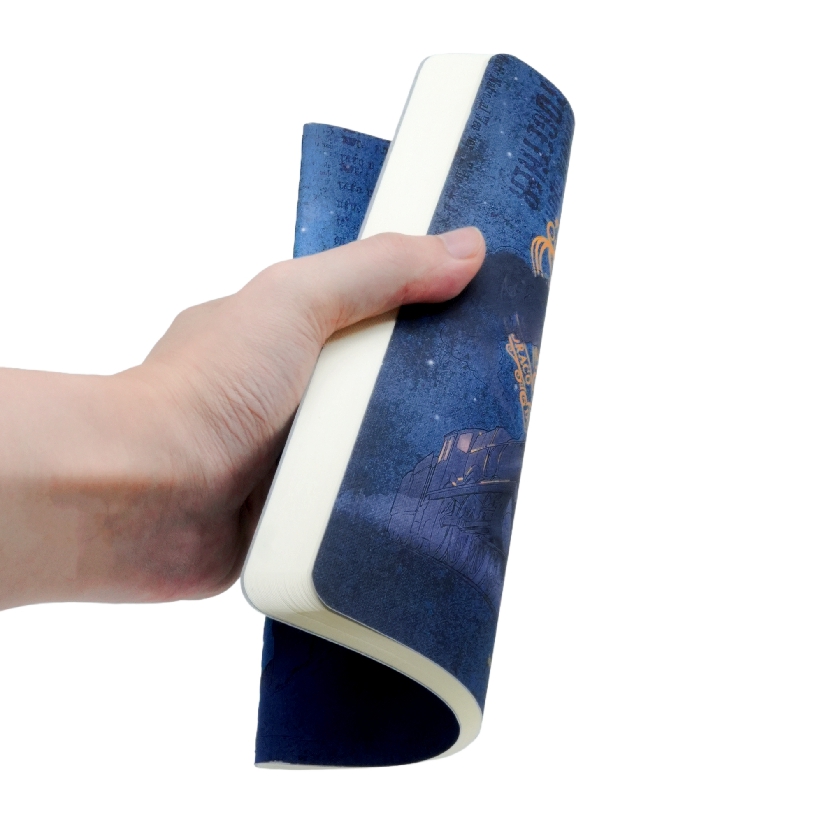 Escape to Hogwarts Notebook A5 Unlined Softcover Cahier, 80pg, 100GSM by Paperblanks (Harry Potter Collection)