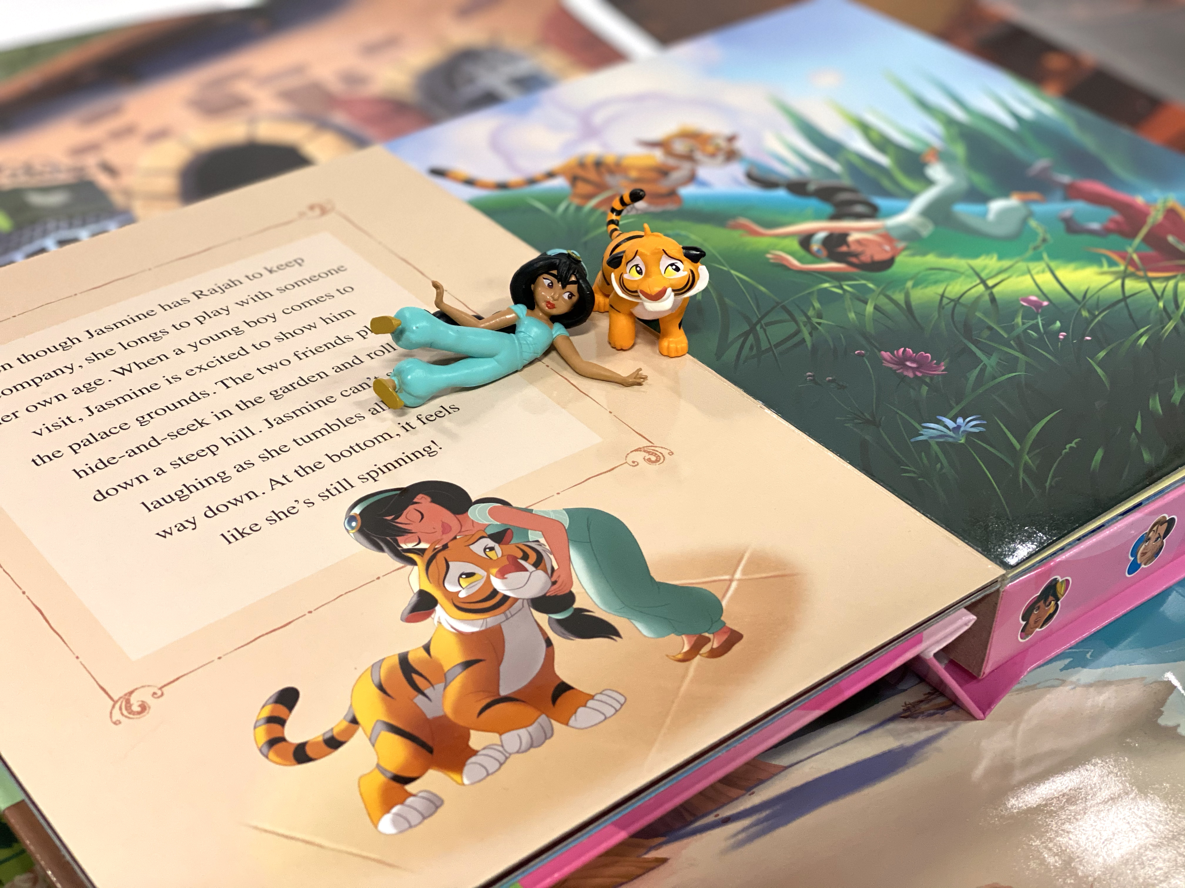 DISNEY PRINCESS BEGINNINGS MY BUSY BOOK