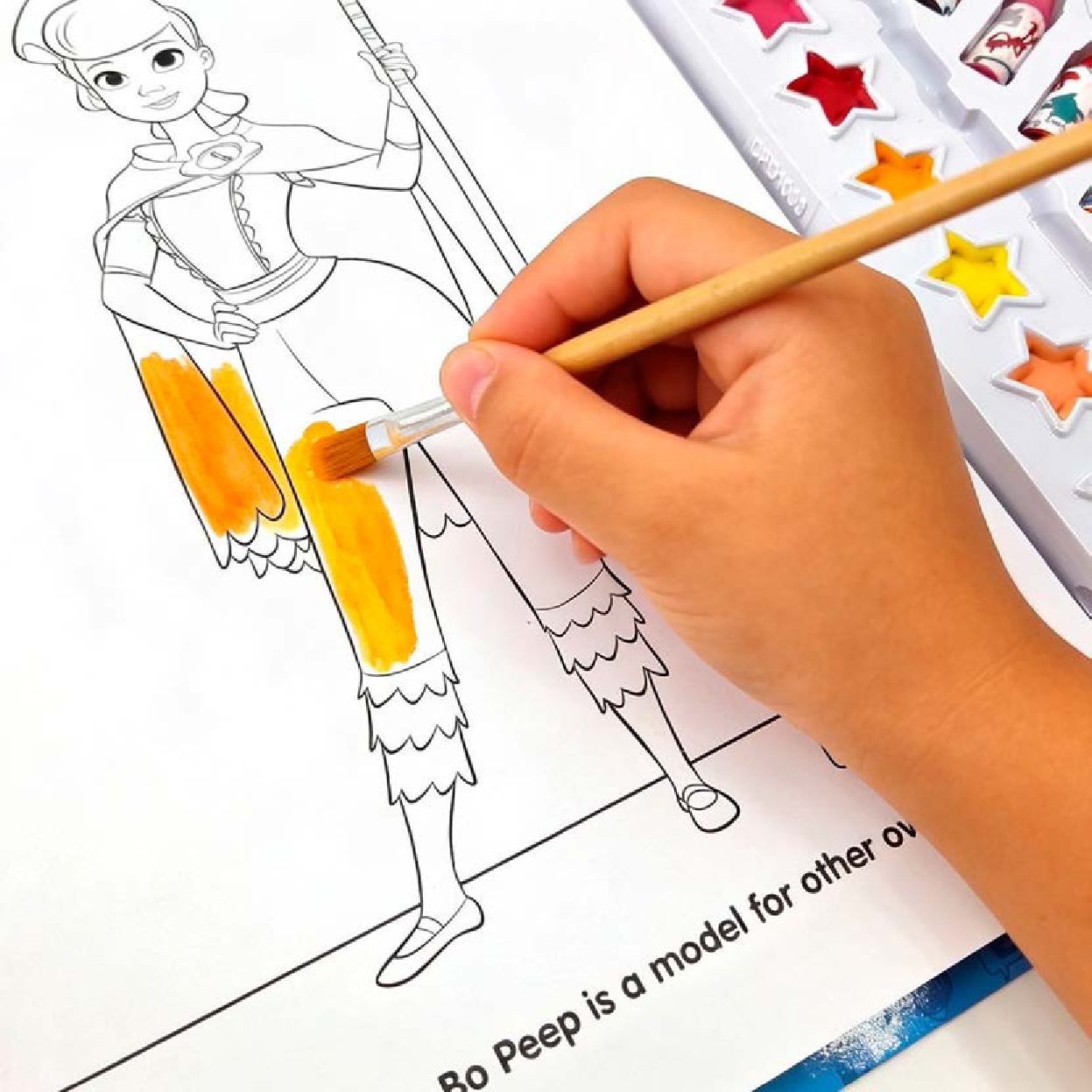 DISNEY TOY STORY (WITH 5) DELUXE POSTER PAINT & COLOR