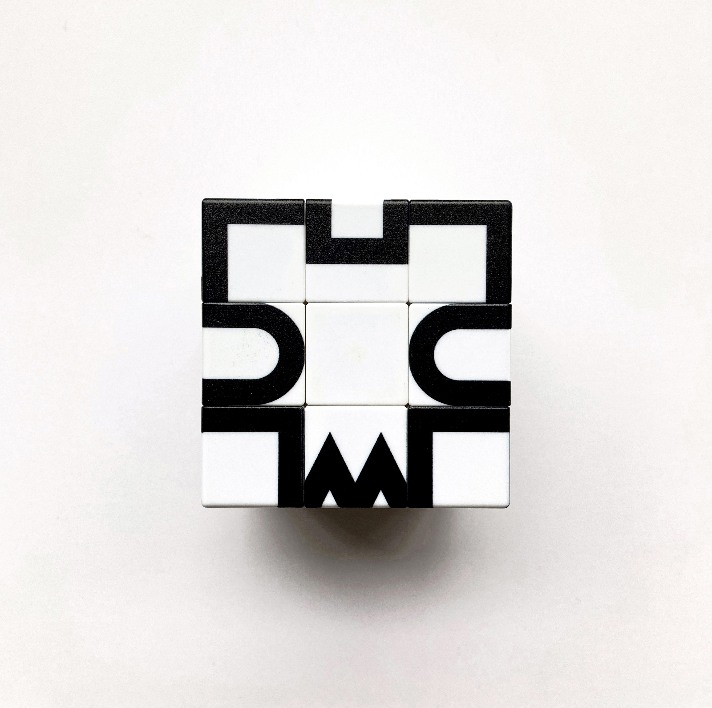 de-sign cube